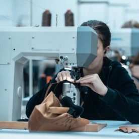 Apakah Indonesia Siap Membuka Impor Alas Kaki? Tantangan & Strategi untuk Industri Lokal Apakah Indonesia Siap Membuka Impor Alas Kaki? Tantangan & Strategi untuk Industri Lokal